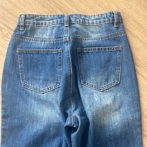 NWOT Riot Distressed High Rise Mom Jean - Picture 8 of 8